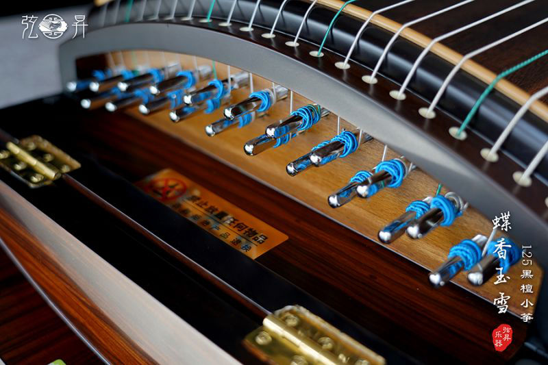 弦昇125黑檀小筝-蝶香玉雪