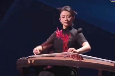 曹媛源2023年浙江卫视跨年晚会古筝大秀《沧海一声笑》