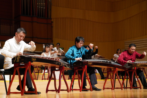 周展、江澹曦、李庆丰等演奏的弦昇筝音2023“筝行河南”古筝名家音乐会成功举办