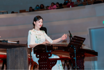曹媛源倾情演出的淄博市首届古筝春晚由弦昇全程提供古筝支持